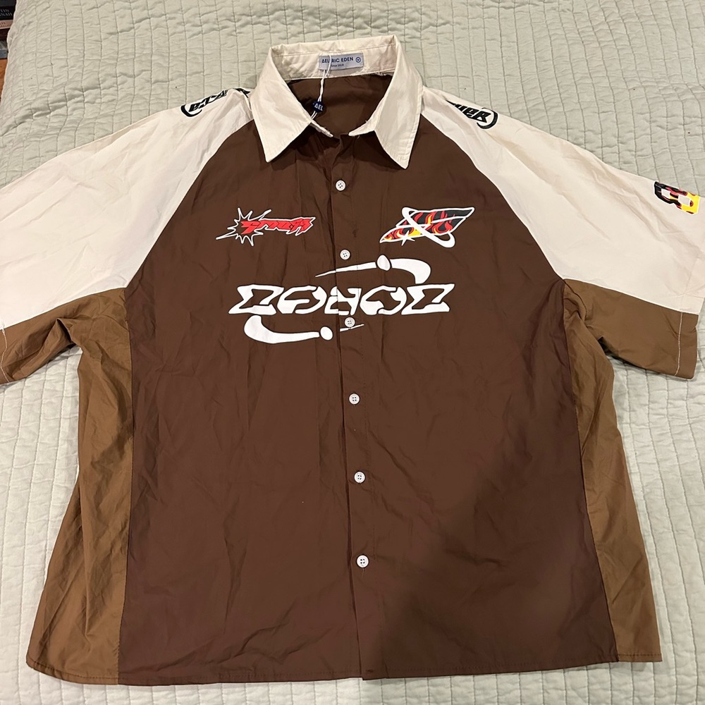 Brand new alferic Eden button down